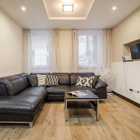 Dolly's Duplex Apartmán *